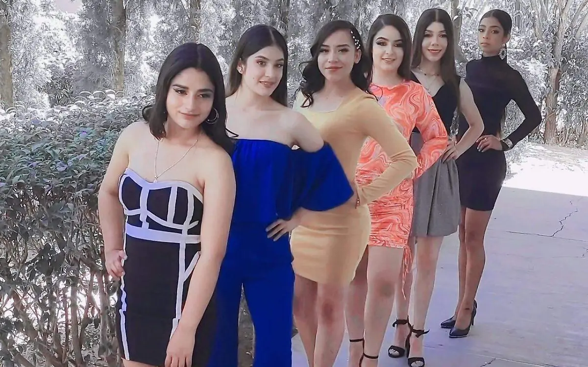 HERMOSAS CANDIDATAS A LA CORONA DEL DIA DEL ESTUDIANTE TECNICO DEL CBTIS115